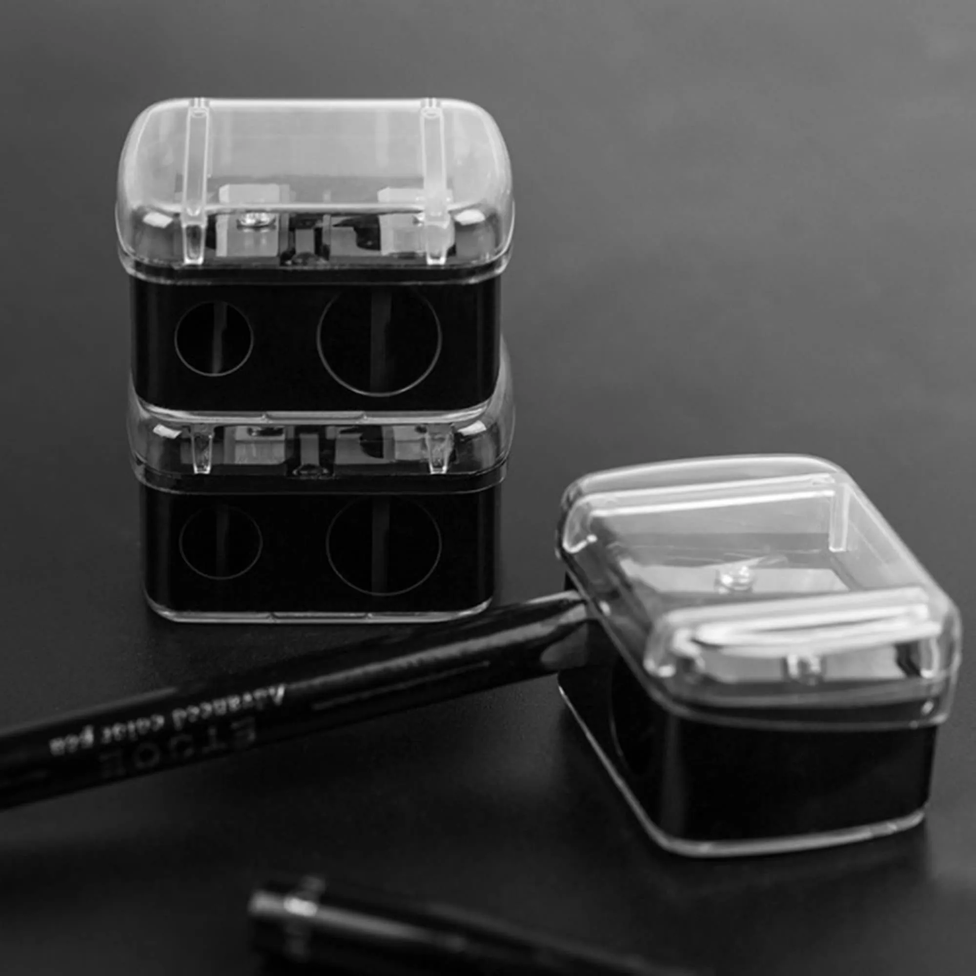2 Pieces Pencil Sharpener for Eyebrow Eyeliner, Makeup Sharpeners, 2 Holes Dual Sharpener Eye Makeup Pencil Sharpener, for Eyebrow Pencil, Eye Pencil, Eye Liner, Lip Line, Brow Pencil