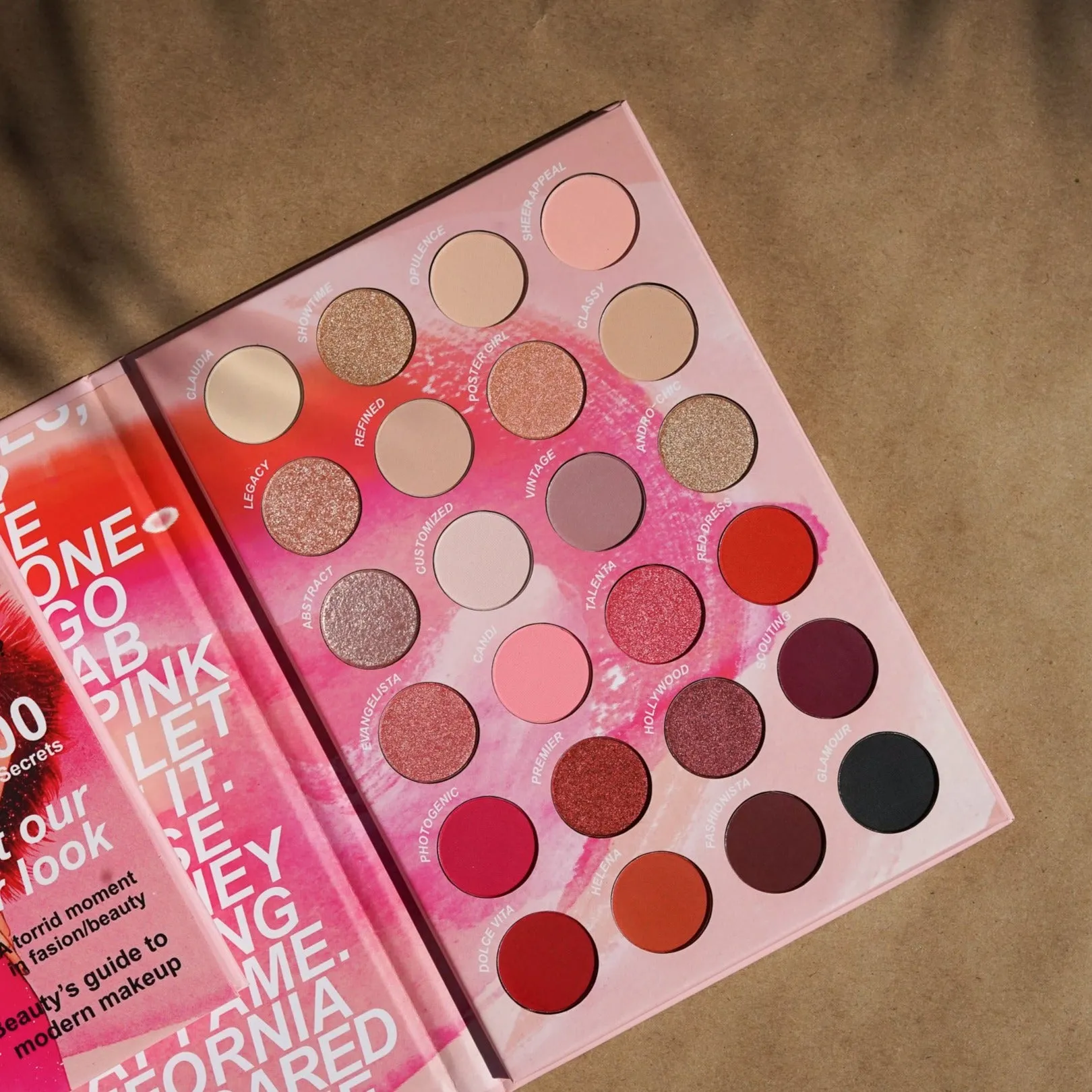 BLUR THE LINES Creative Beauty Eye Palette