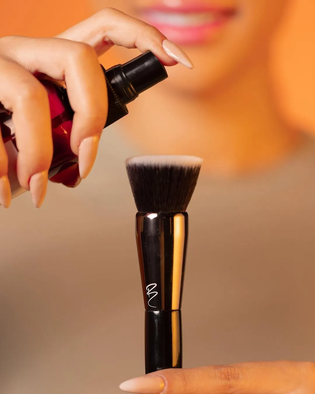 Bref Cosmetics Flat Brush