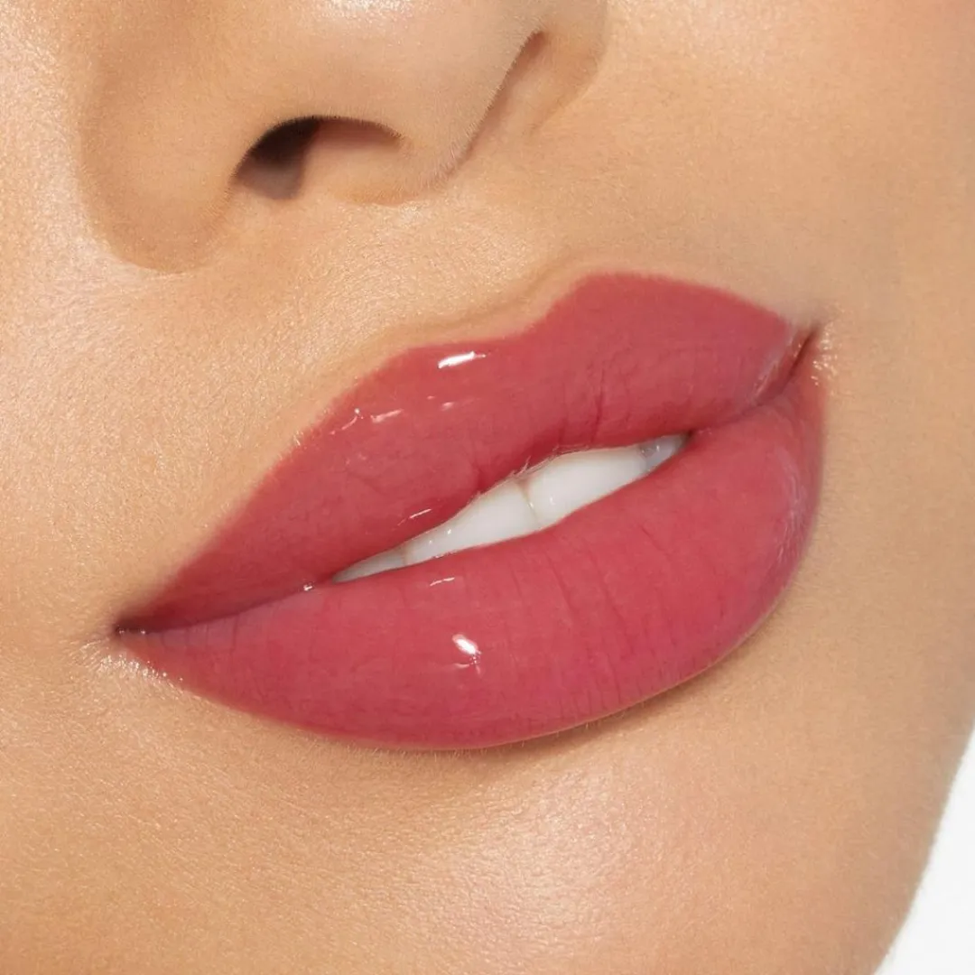 Glossy lipstick