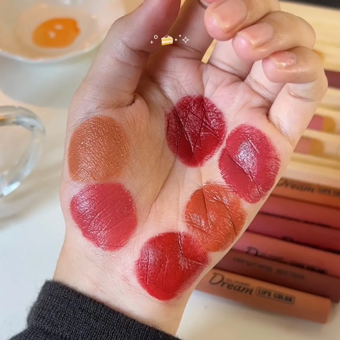 Heng Fang - 6 Color Refreshing Dream Velvet Lipsticks