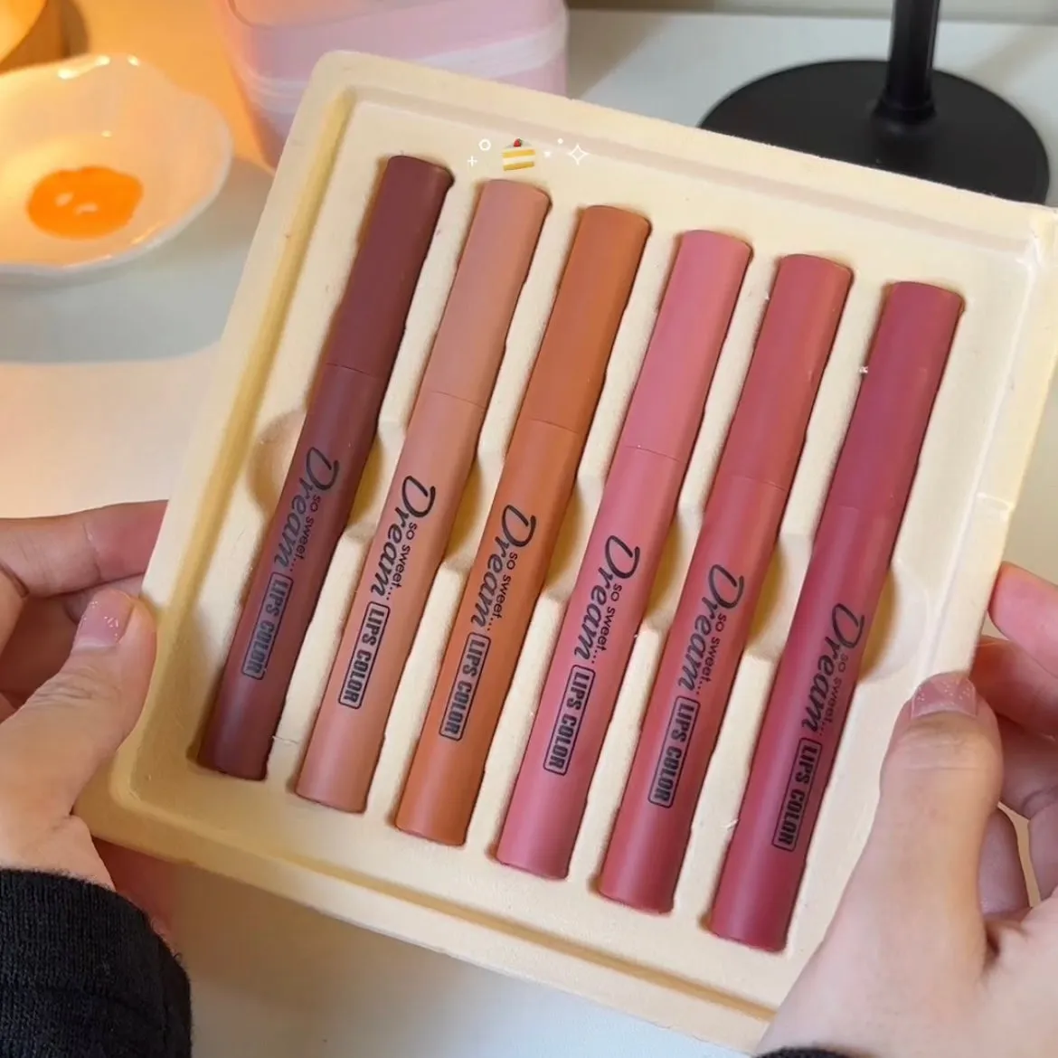 Heng Fang - 6 Color Refreshing Dream Velvet Lipsticks