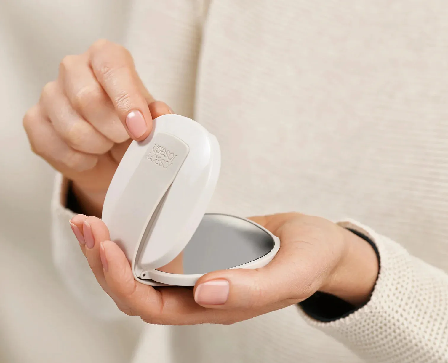 Joseph Joseph, Make Me Up Compact Mirror & Makeup Organiser Set