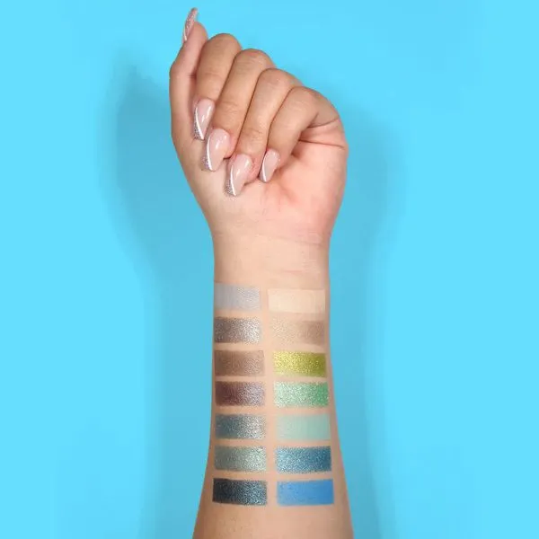 LA Colors Coastal Chill Eyeshadow Blue Lagoon