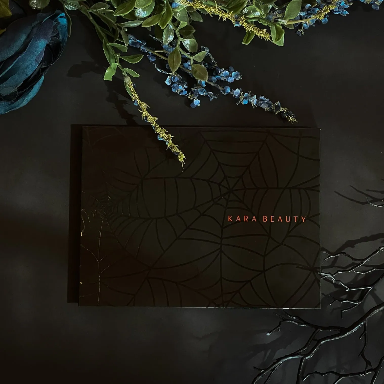 'On the Haunt' Creative Eye Palette