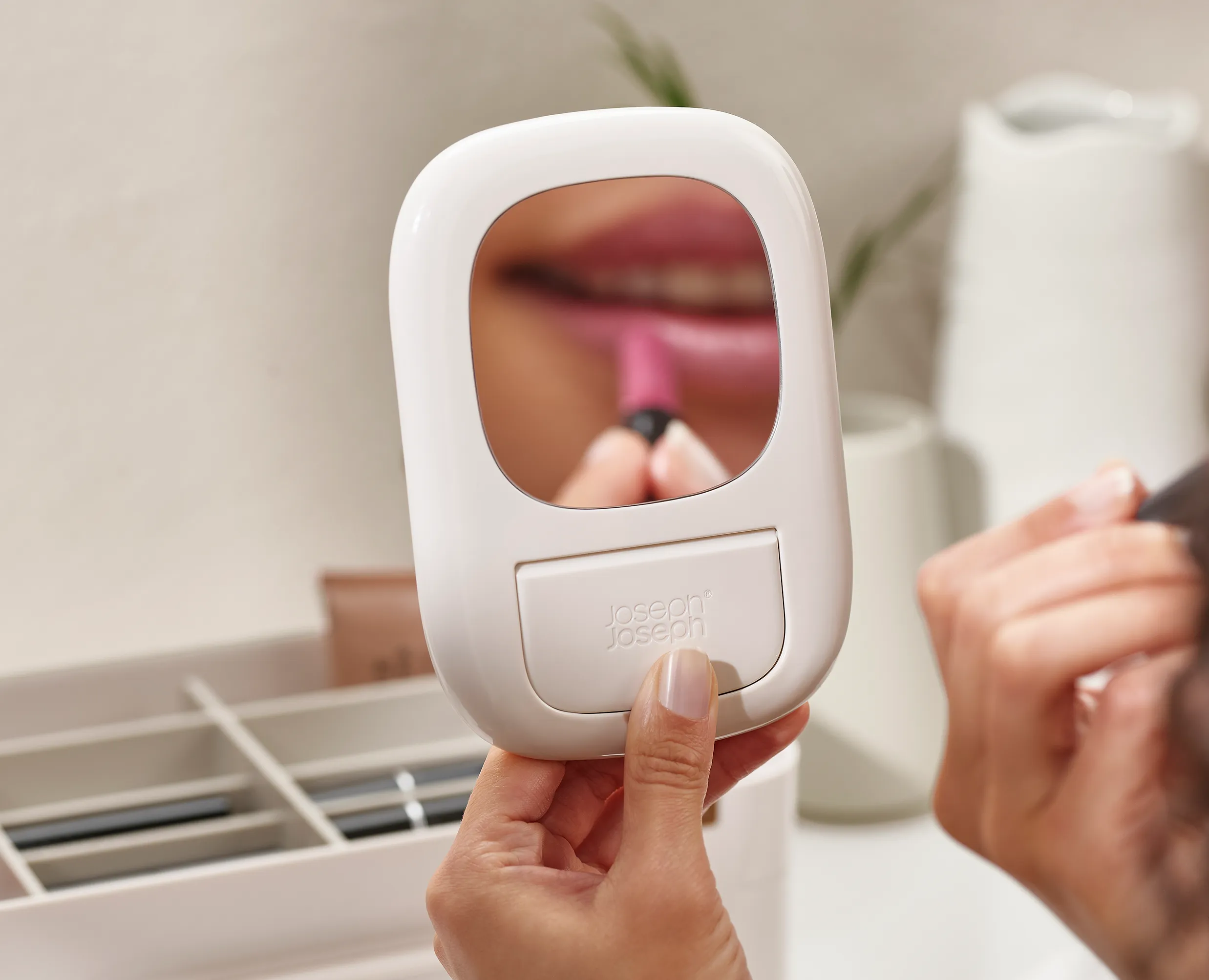 Viva Large Cosmetic Organiser with Removable Mirror
